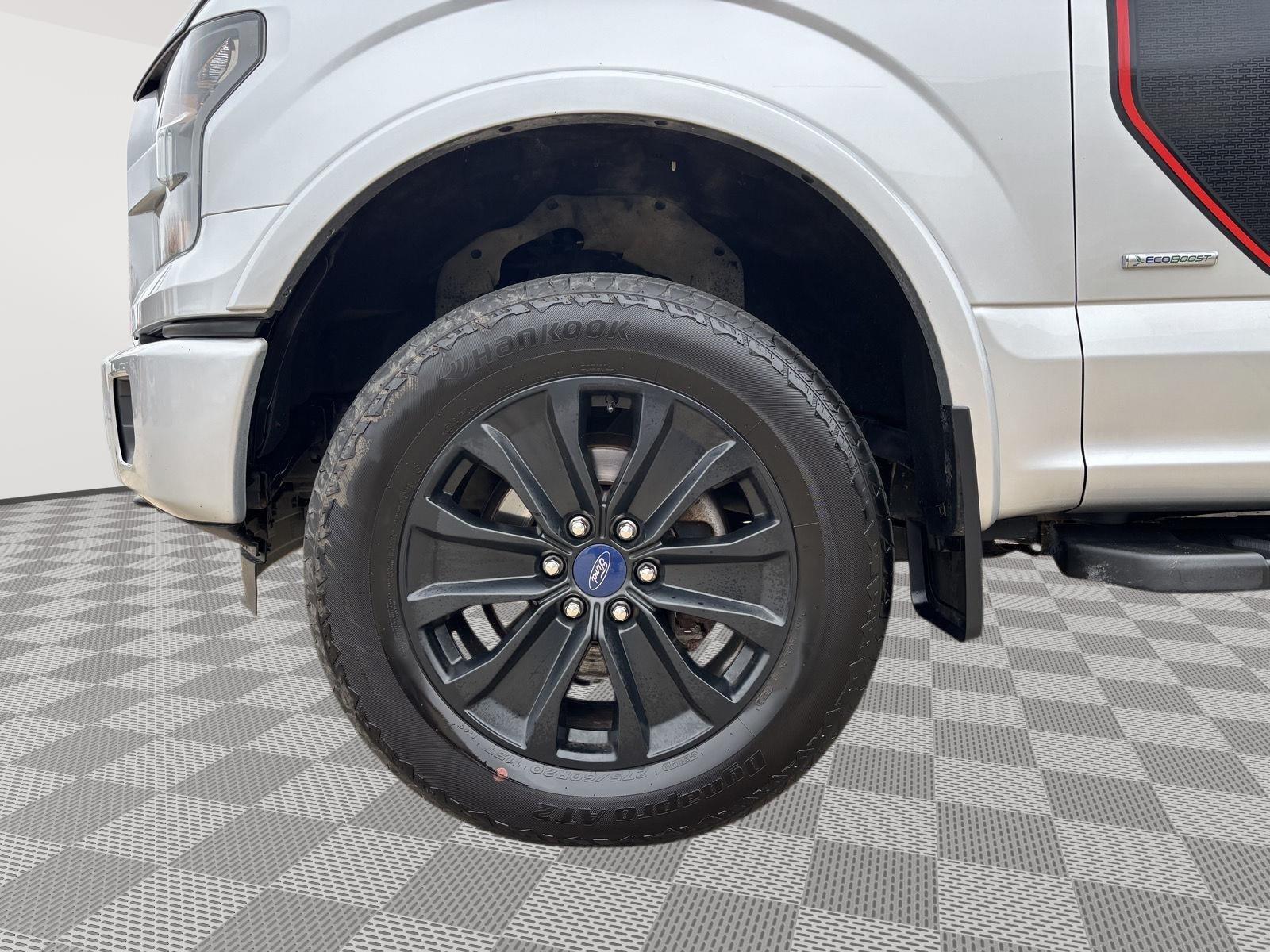 Vehicle photo 11
