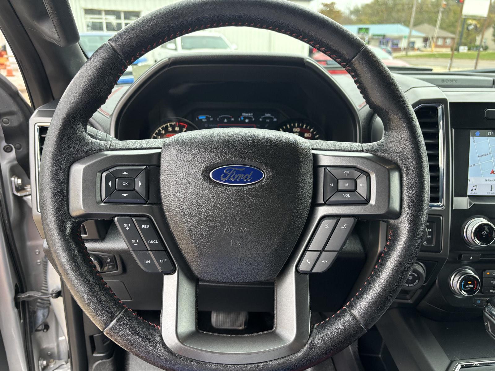 Vehicle photo 13