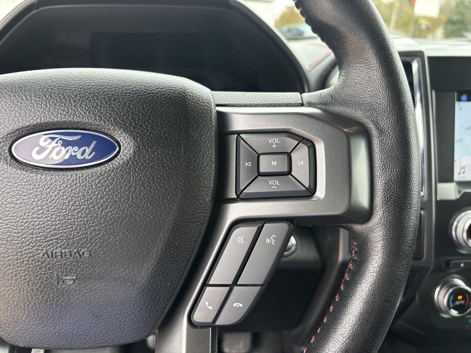Vehicle photo 15