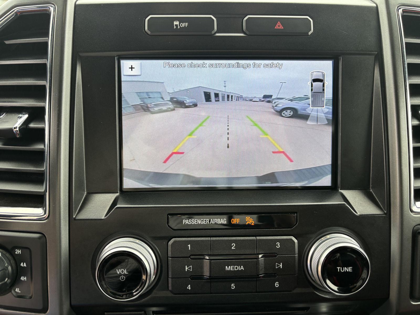 Vehicle photo 26