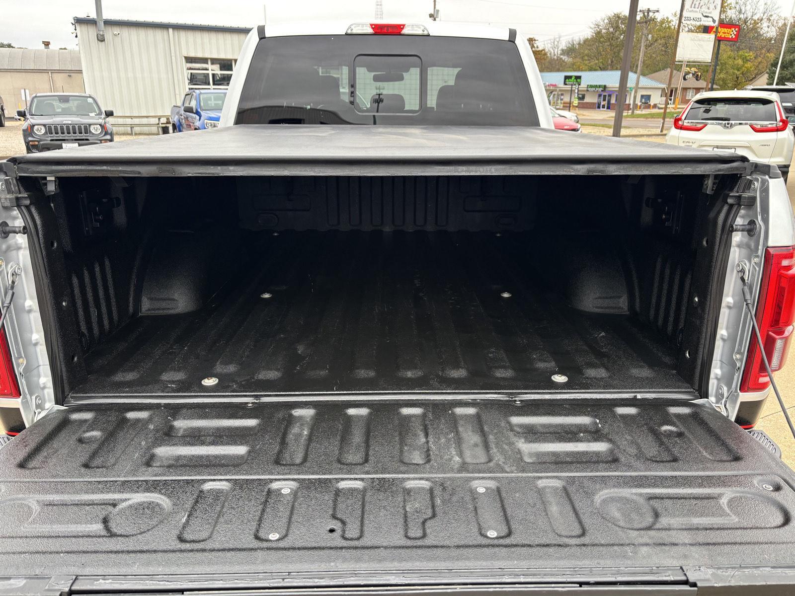 Vehicle photo 42