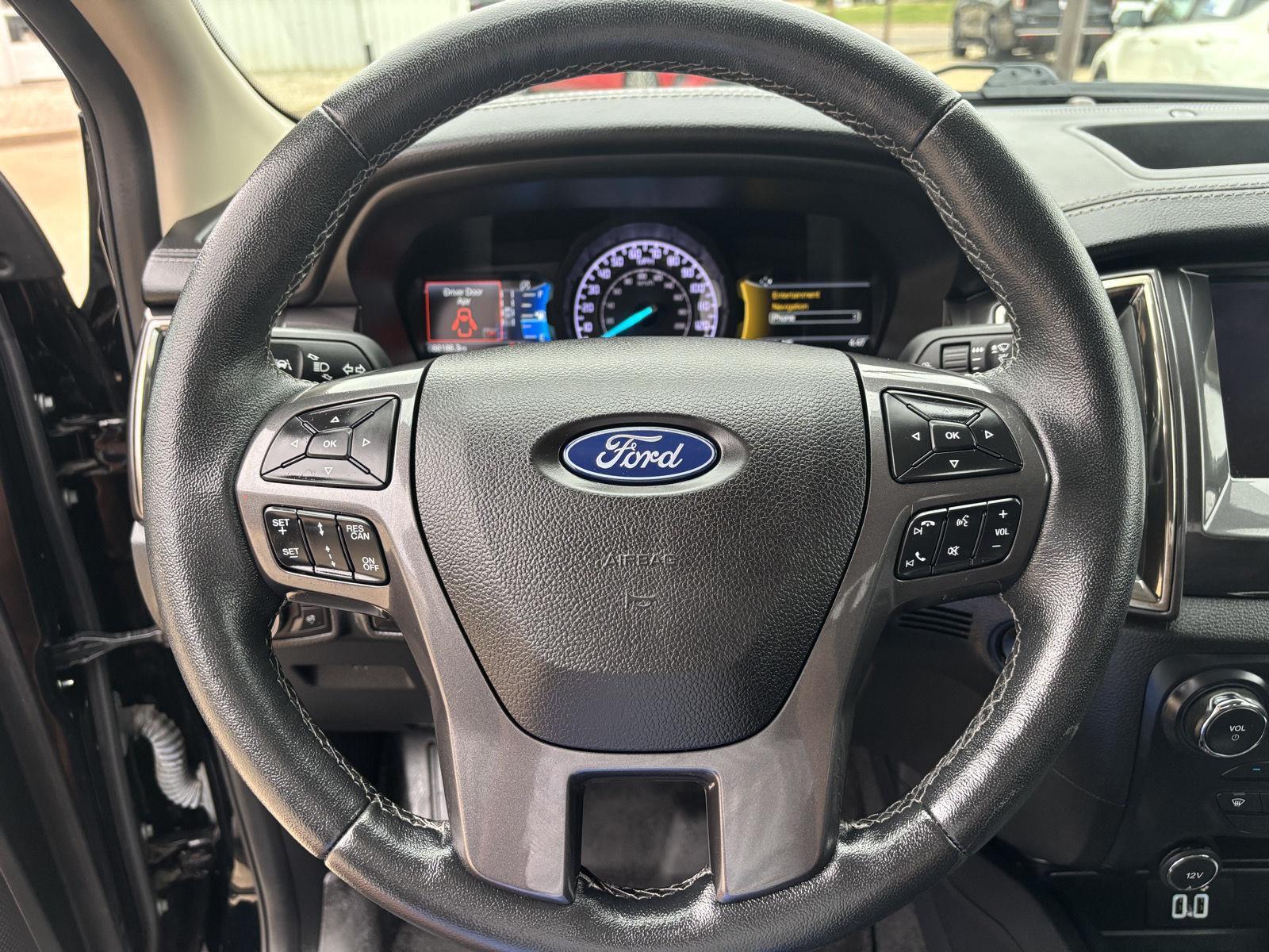 Vehicle photo 13