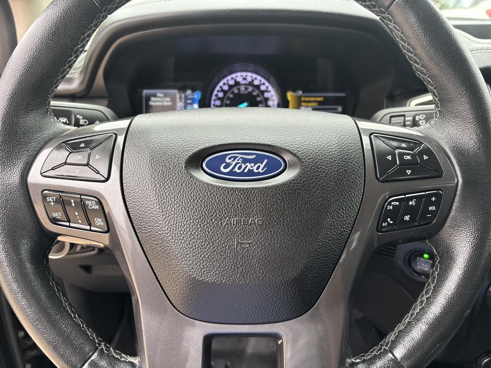 Vehicle photo 14