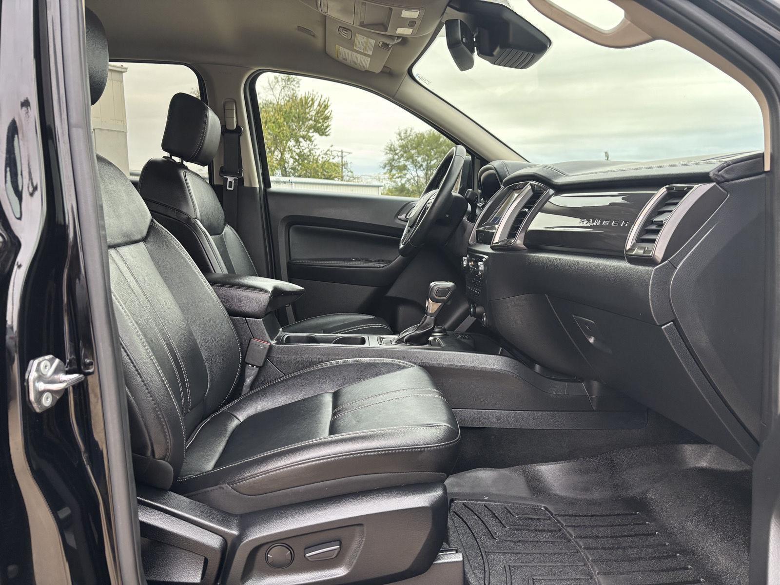 Vehicle photo 28