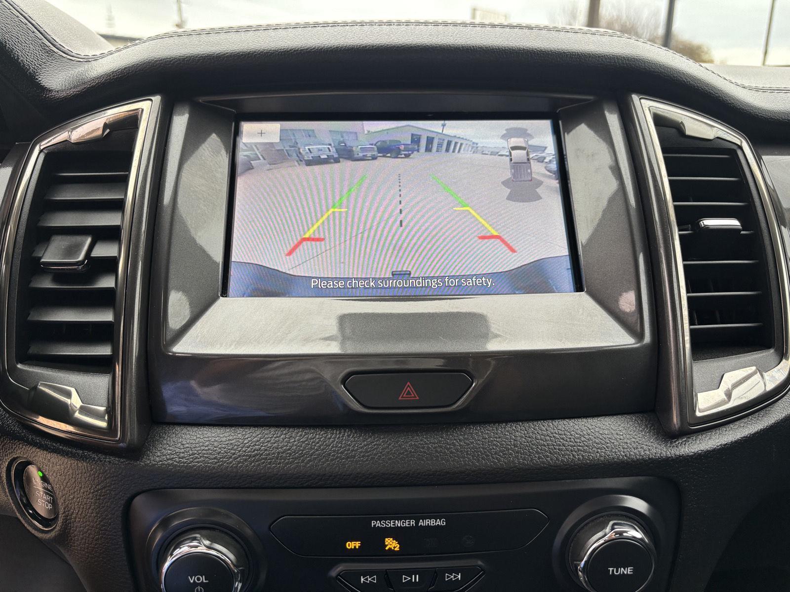 Vehicle photo 26