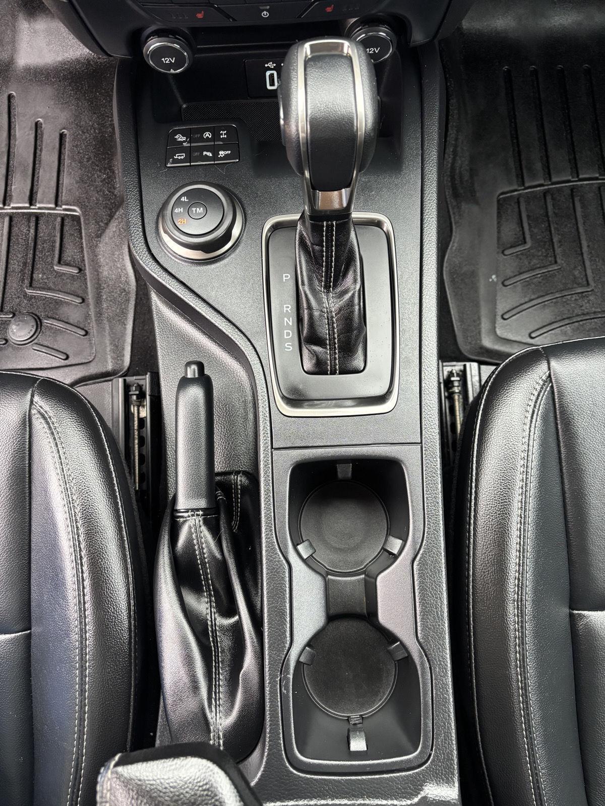 Vehicle photo 35