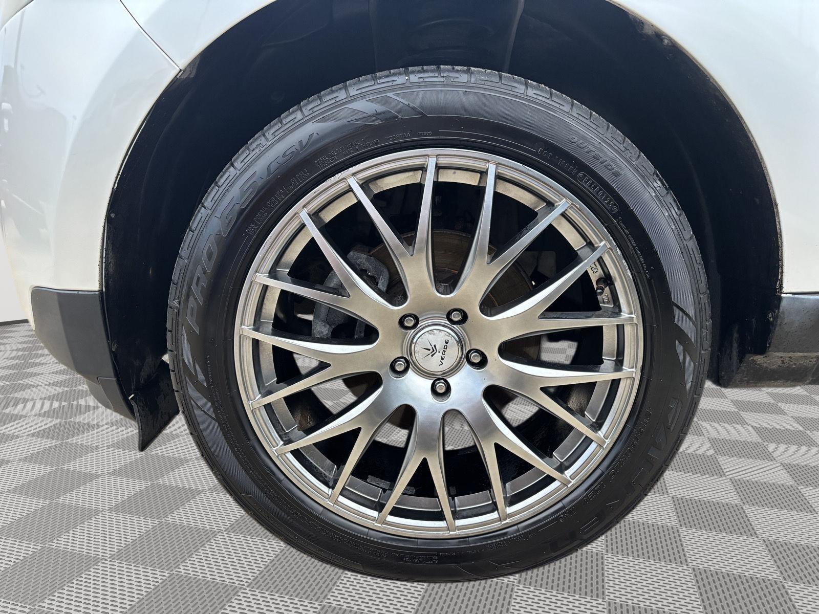 Vehicle photo 11