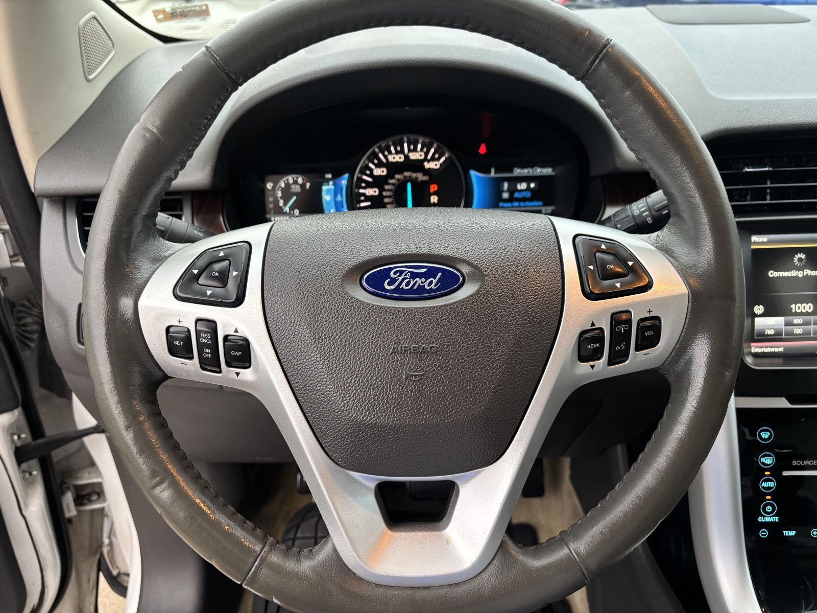 Vehicle photo 13
