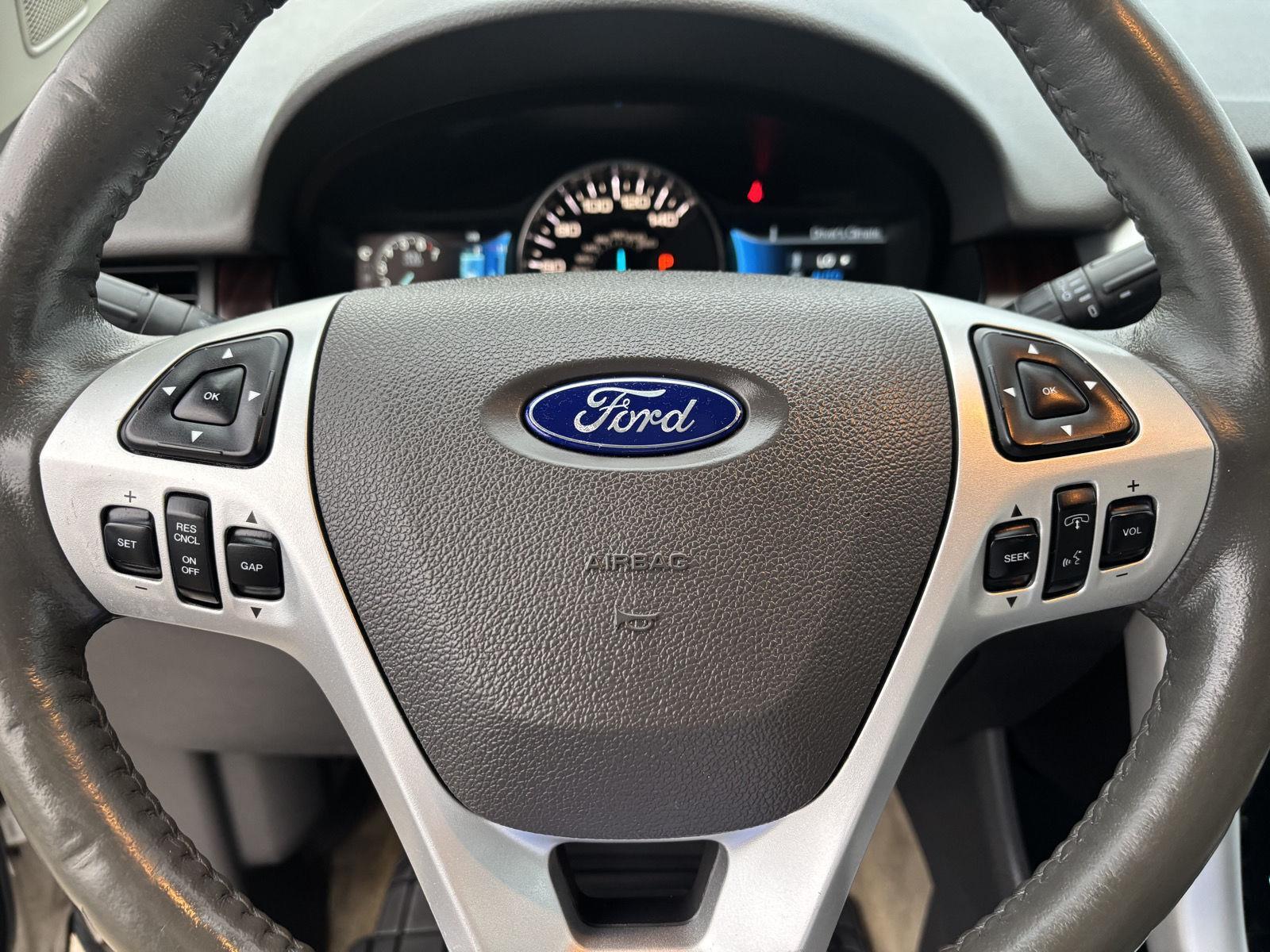 Vehicle photo 14