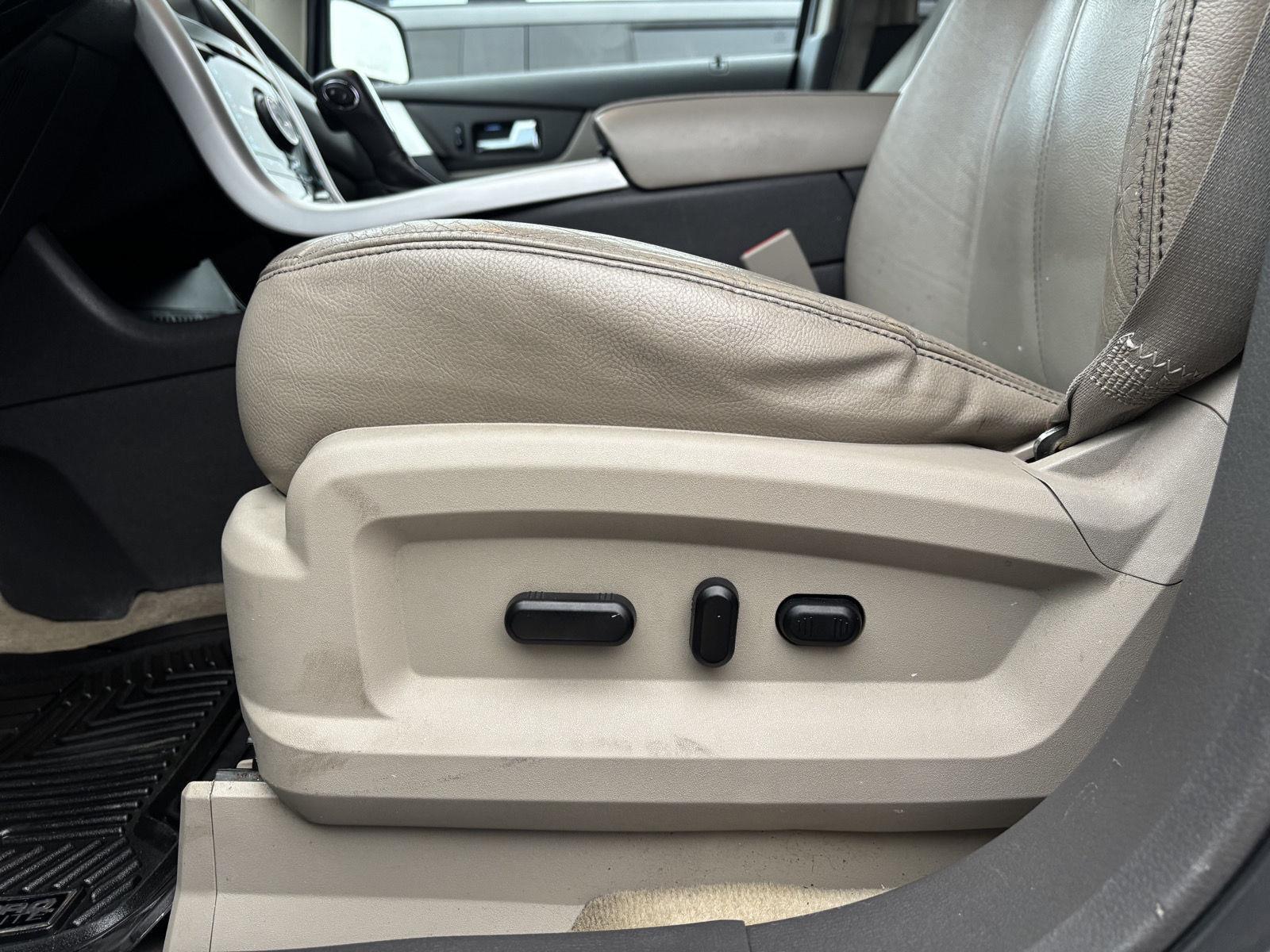 Vehicle photo 21
