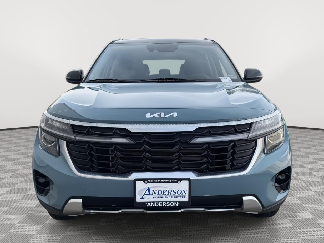 Vehicle photo 5