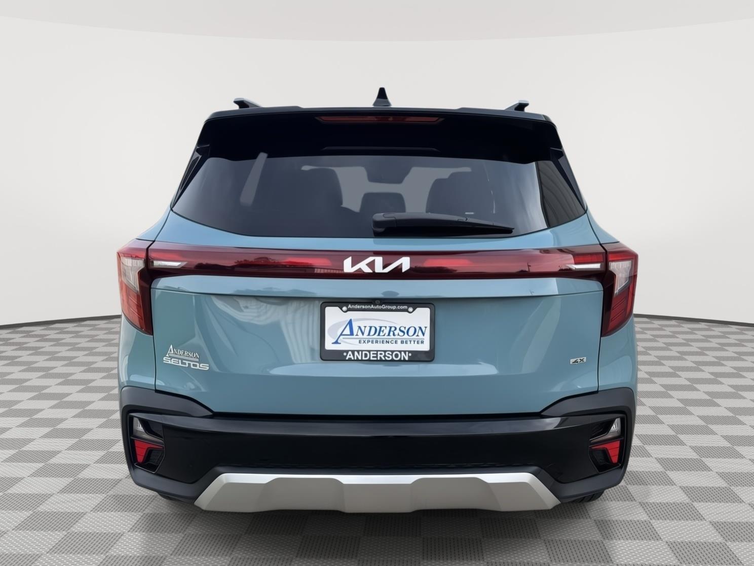 Vehicle photo 9