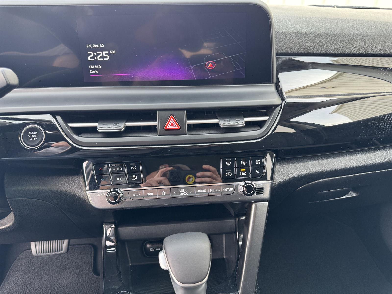 Vehicle photo 32