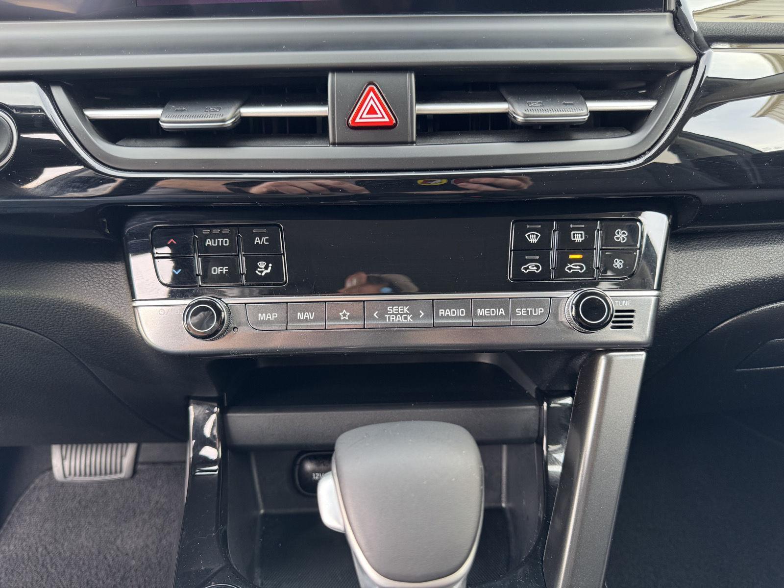 Vehicle photo 34