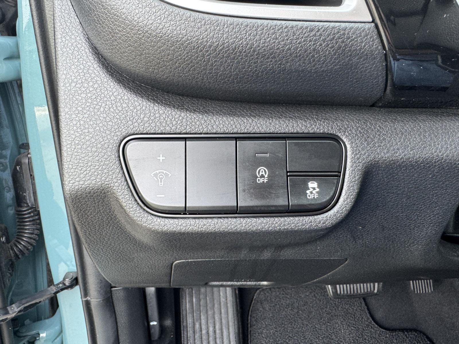 Vehicle photo 37