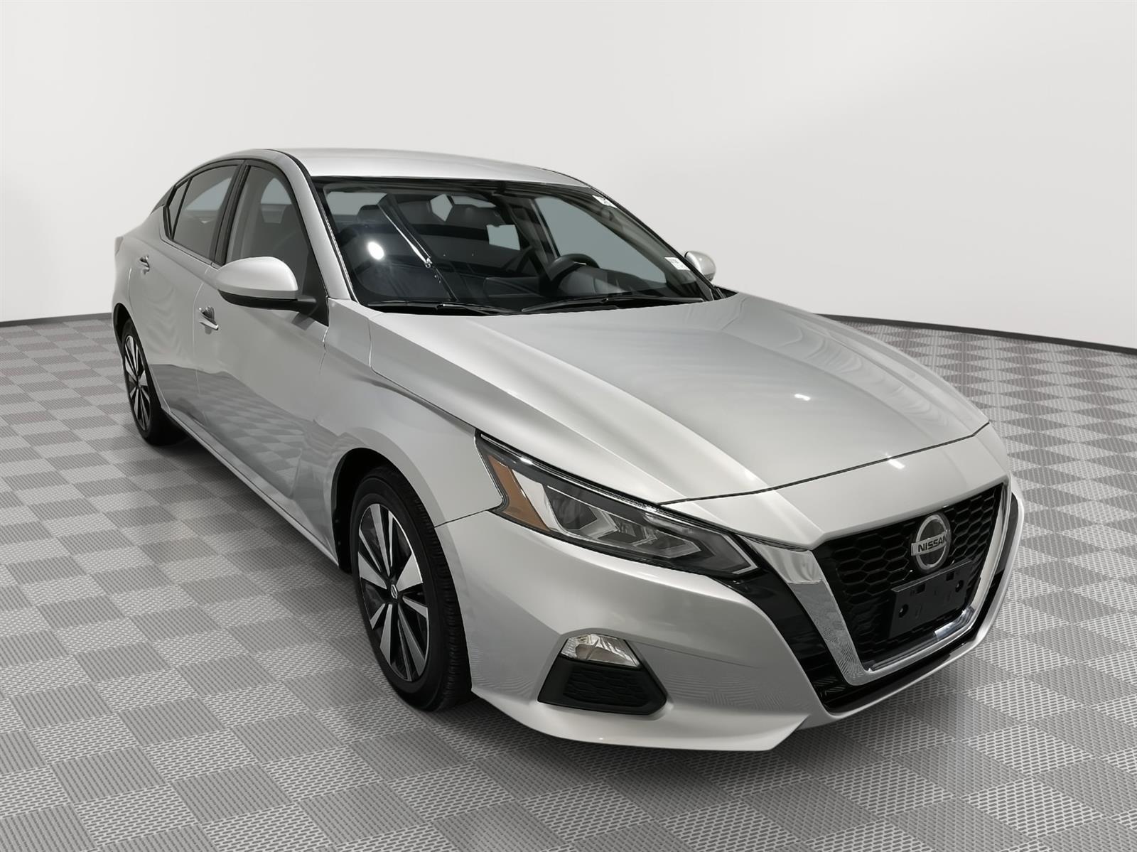 Used 2021 Nissan Altima 2.5 SV Sedan for sale in St Joseph MO