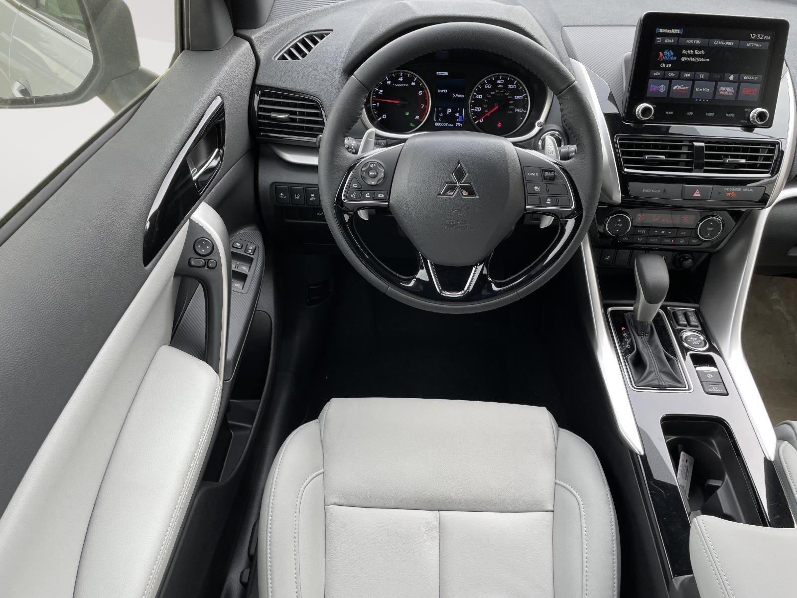 2024 Mitsubishi Eclipse Cross SEL photo 9