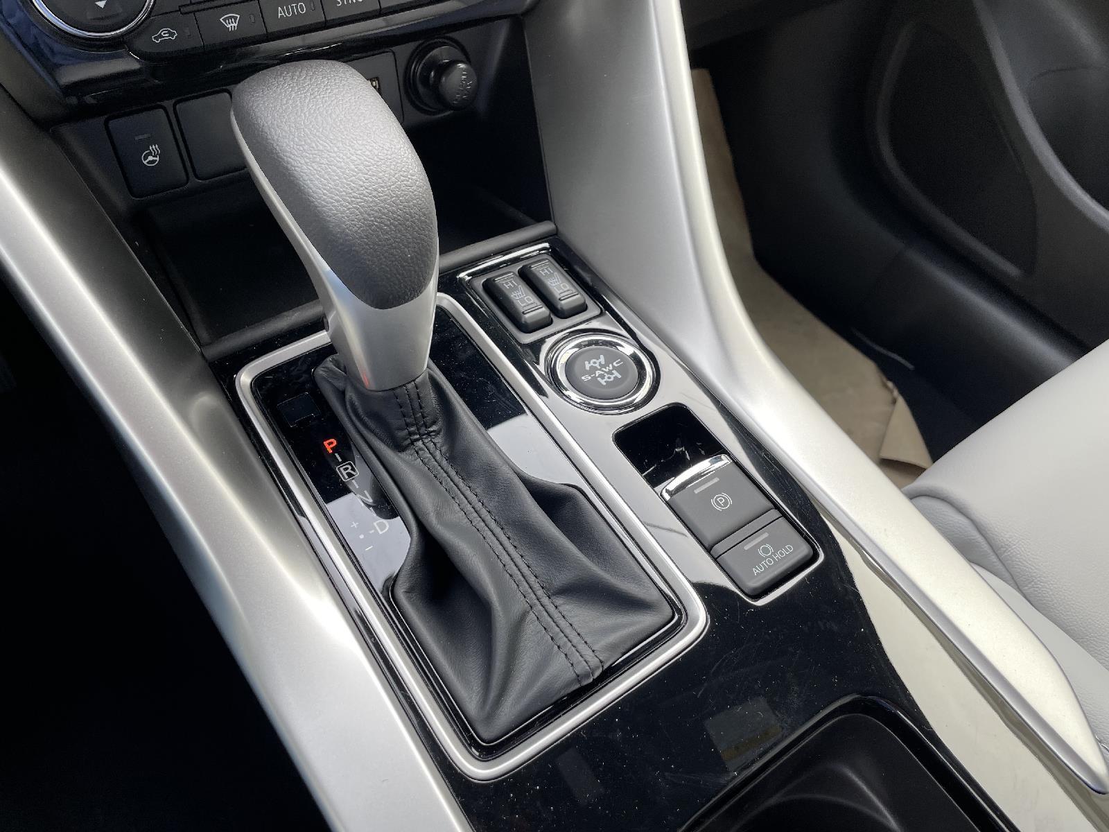 2024 Mitsubishi Eclipse Cross SEL photo 22