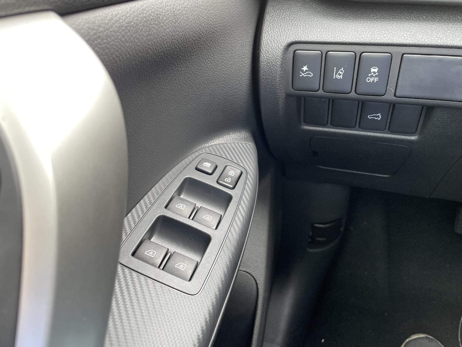 2024 Mitsubishi Eclipse Cross SEL photo 25