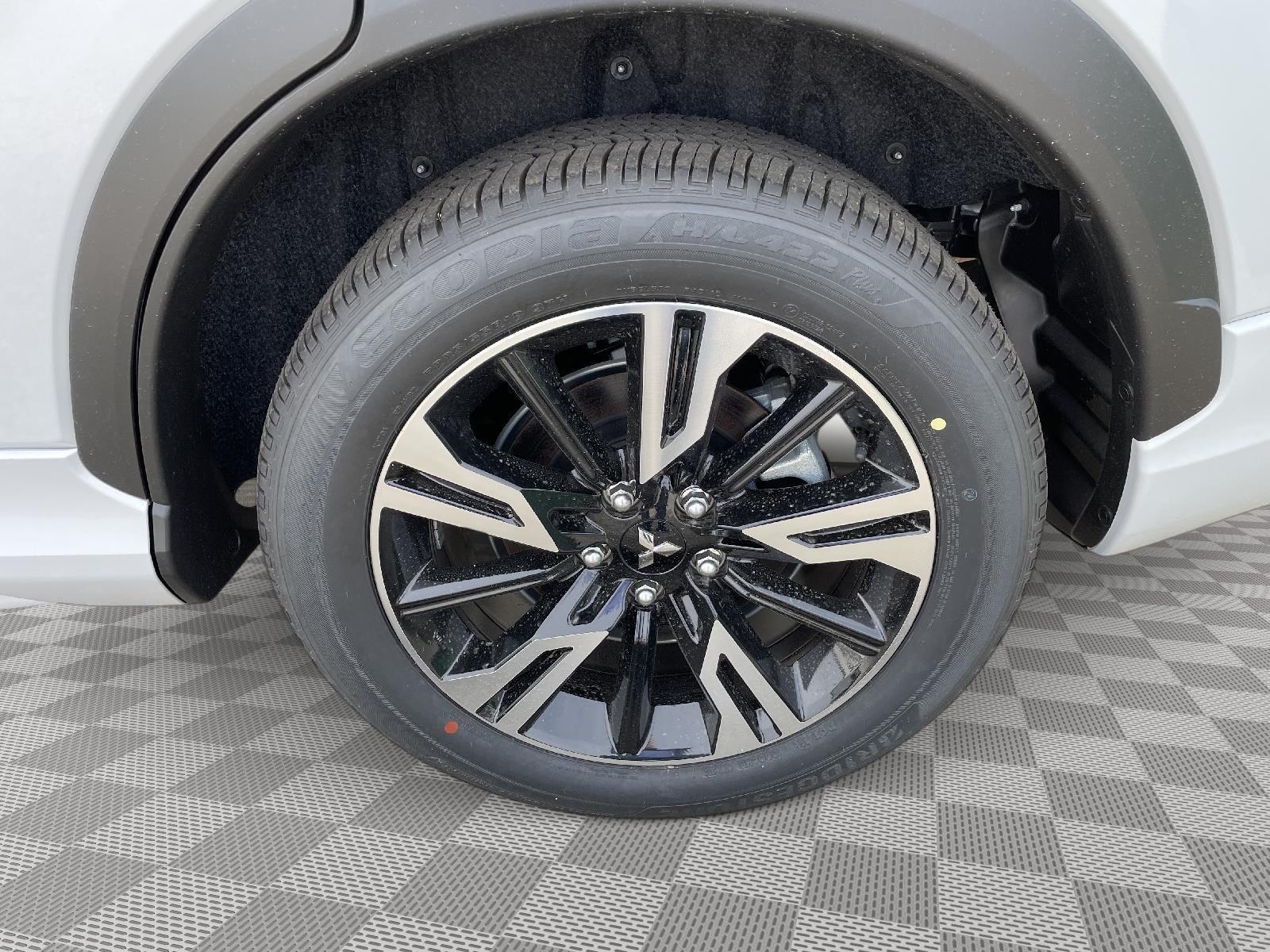 2024 Mitsubishi Eclipse Cross SEL photo 7