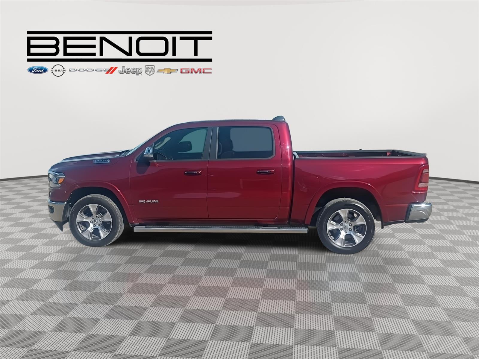 Delmonico Red Pearlcoat 2021 RAM 1500 Laramie Crew Cab 4WD Pickup Truck Four-Wheel Drive 8-Speed Automatic