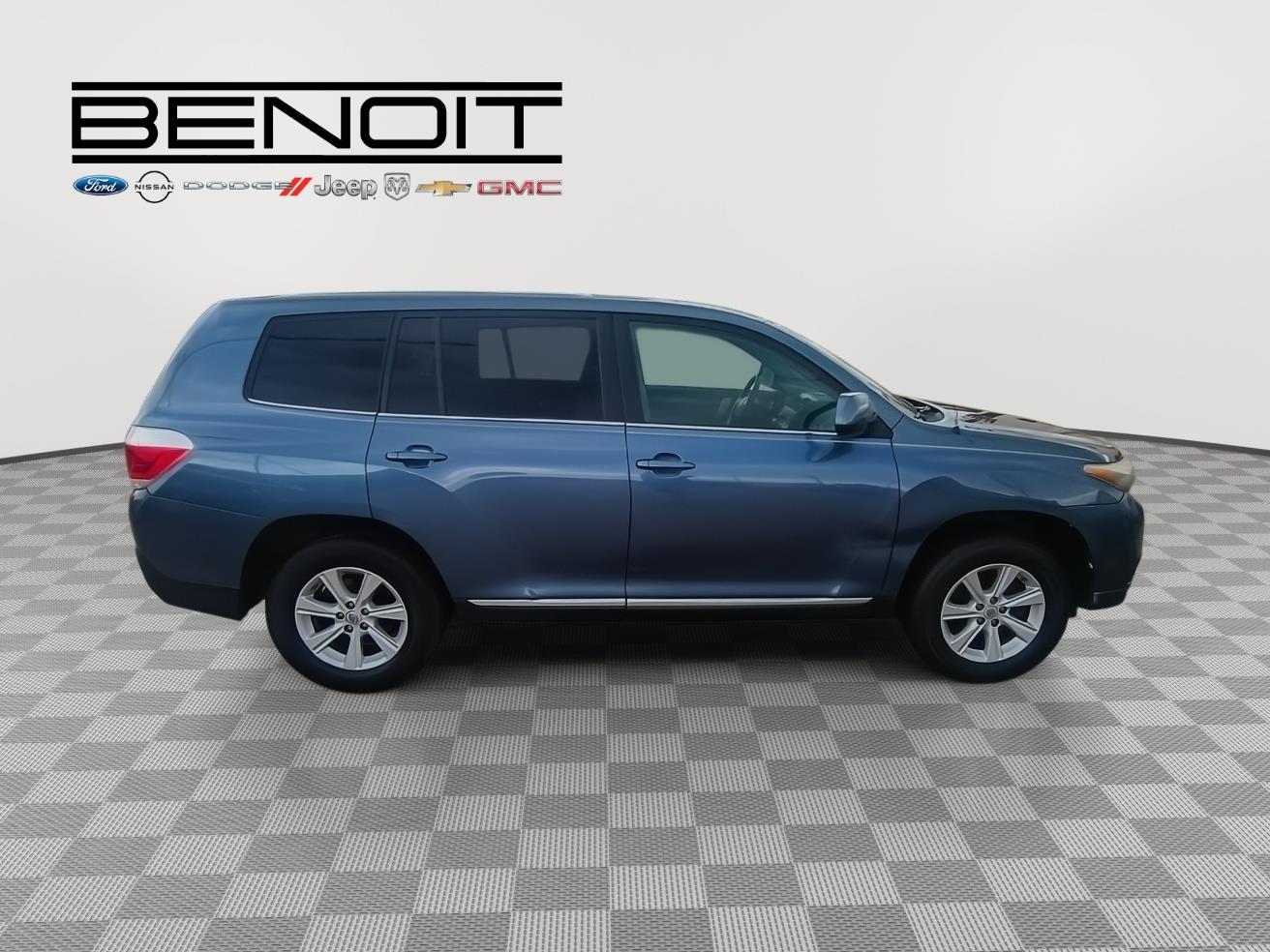 View vehicle photo 7