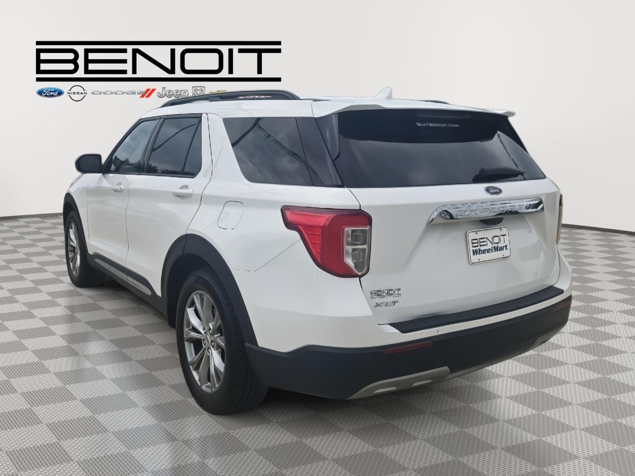 View vehicle photo 7
