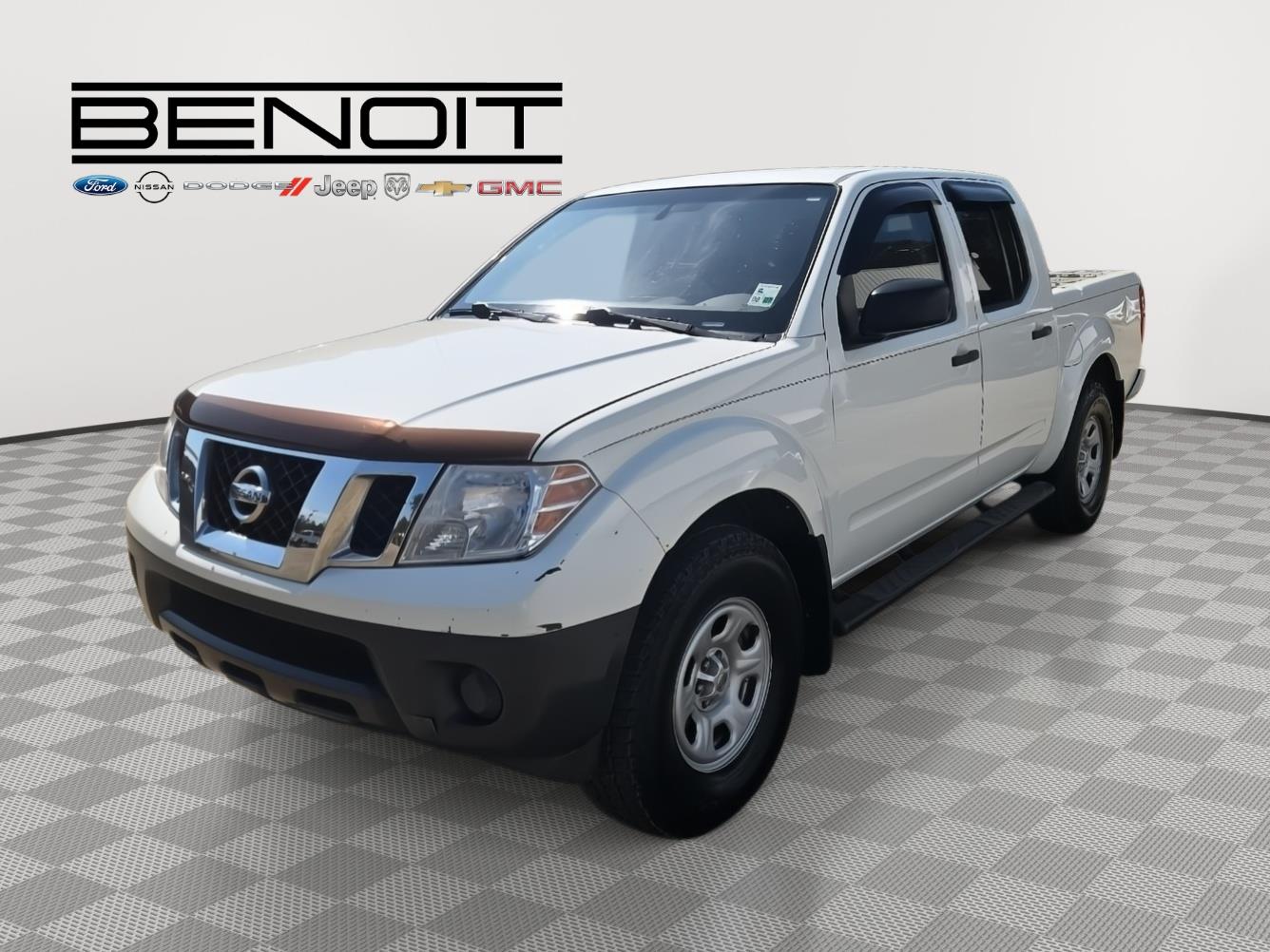 Glacier White 2017 Nissan Frontier Pickup Truck Four-Wheel Drive Automatic
