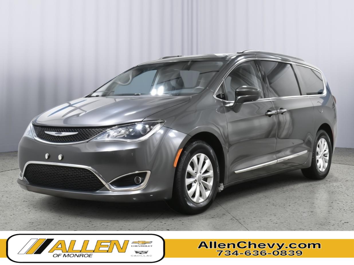 2017 Chrysler Pacifica Touring L FWD
