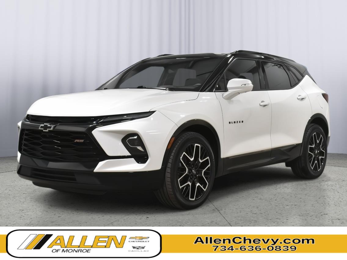 White (Iridescent Pearl Tricoat) 2023 Chevrolet Blazer SUV / Crossover All-Wheel Drive 9-Speed Automatic