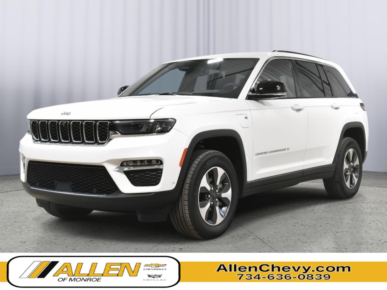 Bright White Clearcoat 2025 Jeep Grand Cherokee 4xe SUV / Crossover Four-Wheel Drive 8-Speed Automatic