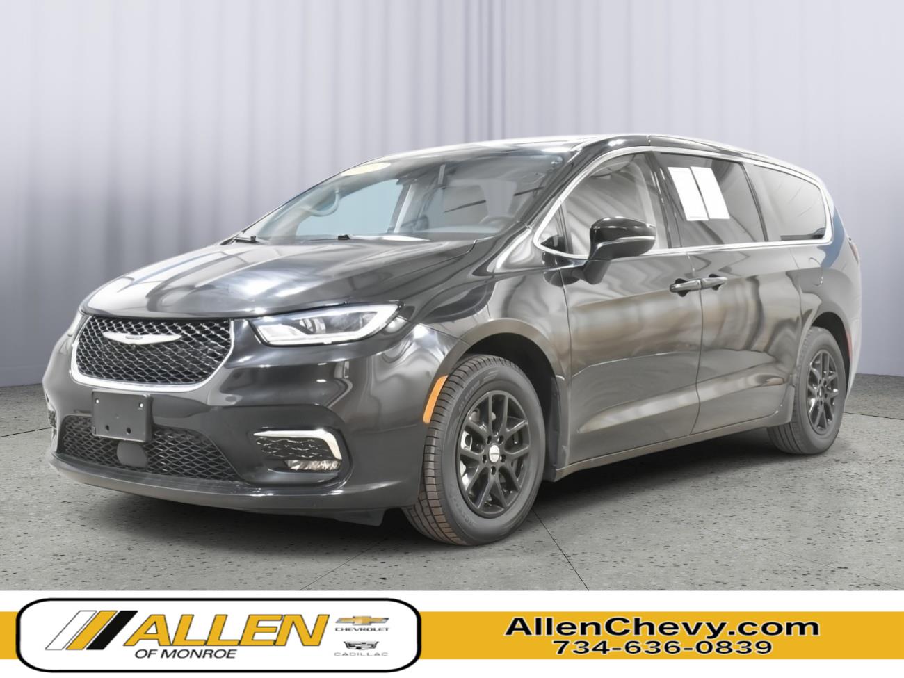  2023 Chrysler Pacifica Minivan Front-Wheel Drive 9-Speed Automatic