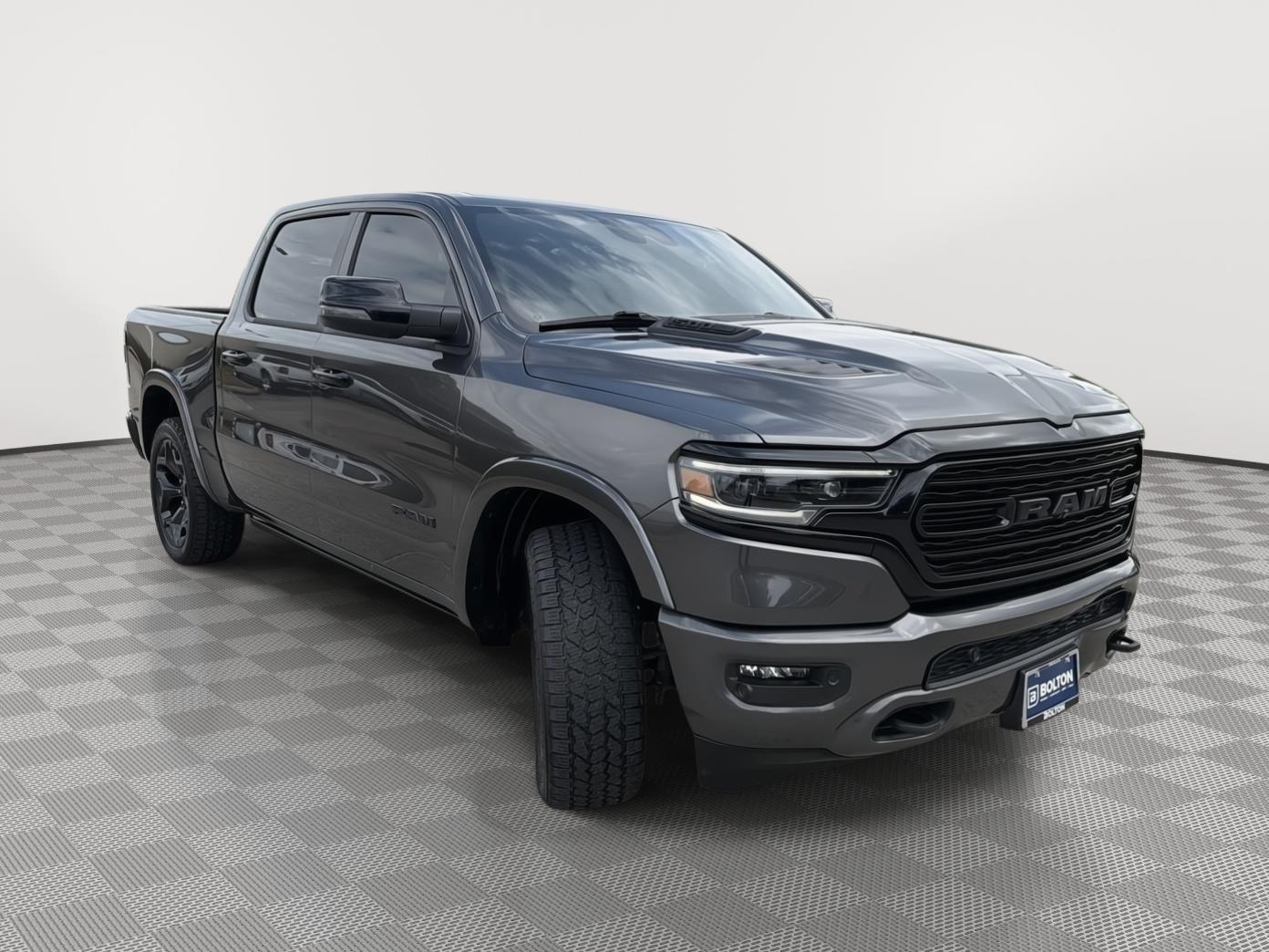 View vehicle photo 7