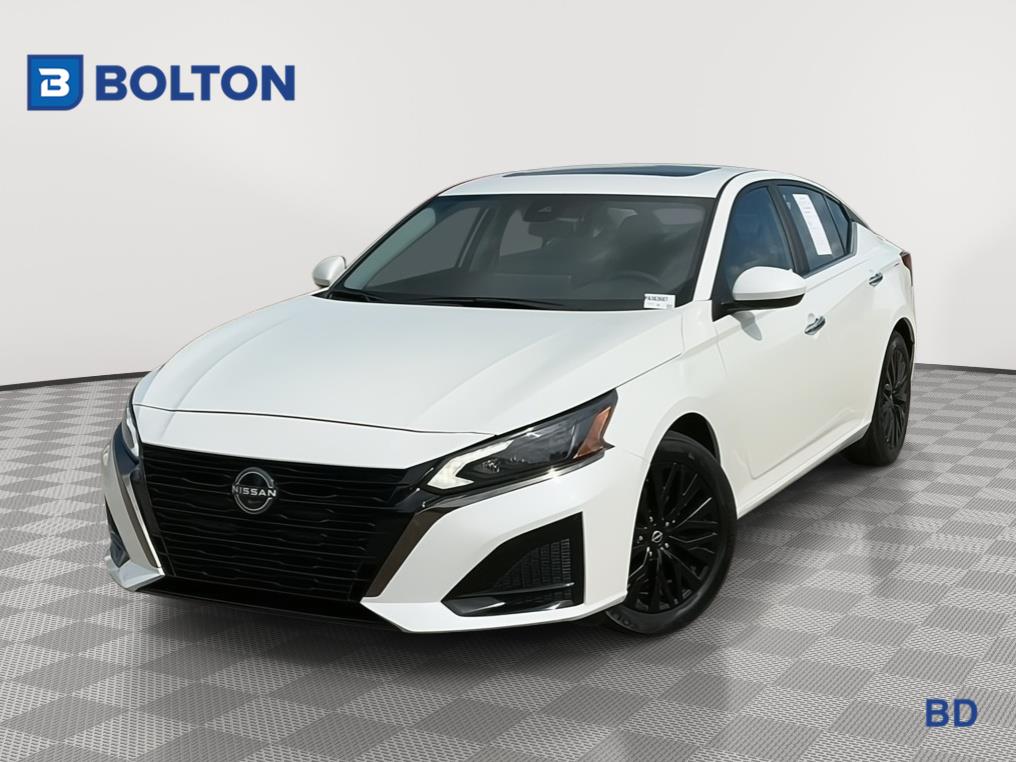 Pearl White Tricoat 2025 Nissan Altima Sedan Front-Wheel Drive Continuously Variable Transmission
