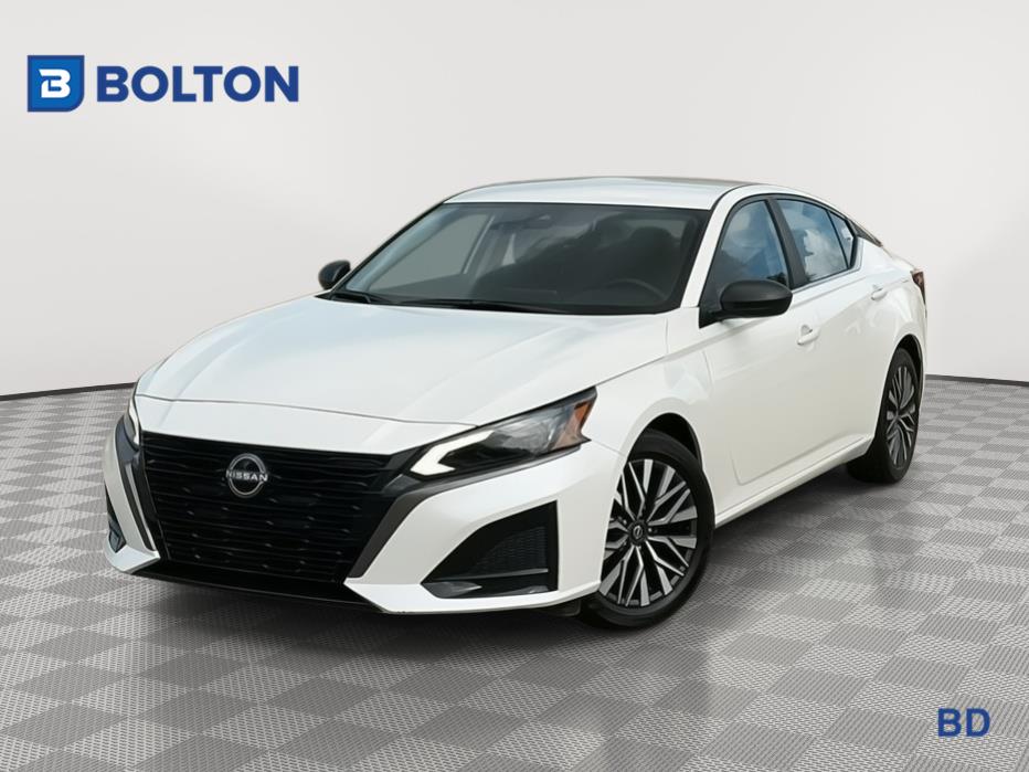 Pearl White Tricoat 2026 Nissan Altima Sedan Front-Wheel Drive Continuously Variable Transmission