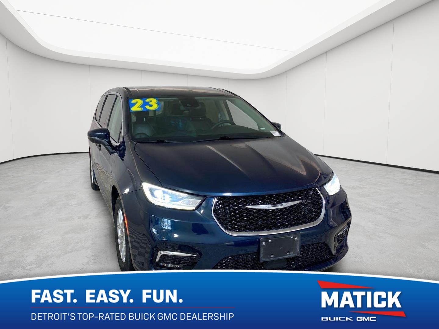 Fathom Blue Pearlcoat 2023 Chrysler Pacifica Minivan Front-Wheel Drive 9-Speed Automatic