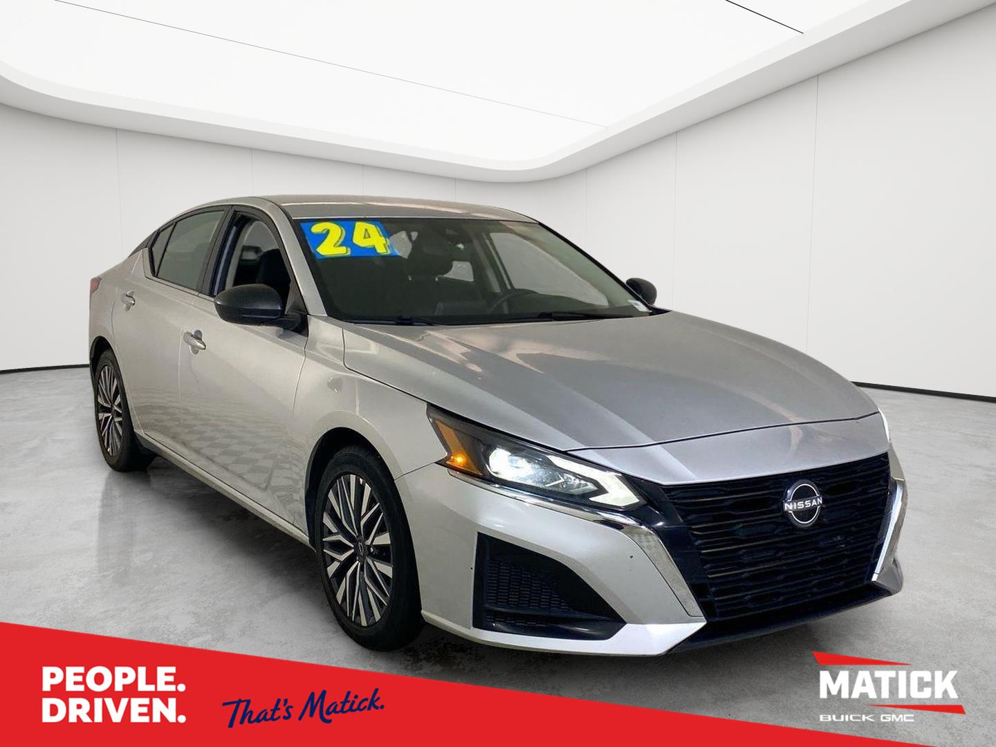 Brilliant Silver Metallic 2024 Nissan Altima Sedan Front-Wheel Drive Continuously Variable Transmission