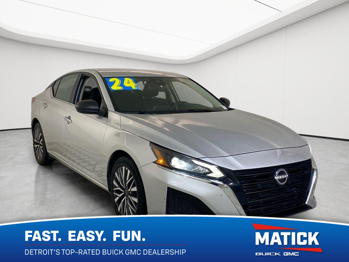 Brilliant Silver Metallic 2024 Nissan Altima Sedan Front-Wheel Drive Continuously Variable Transmission