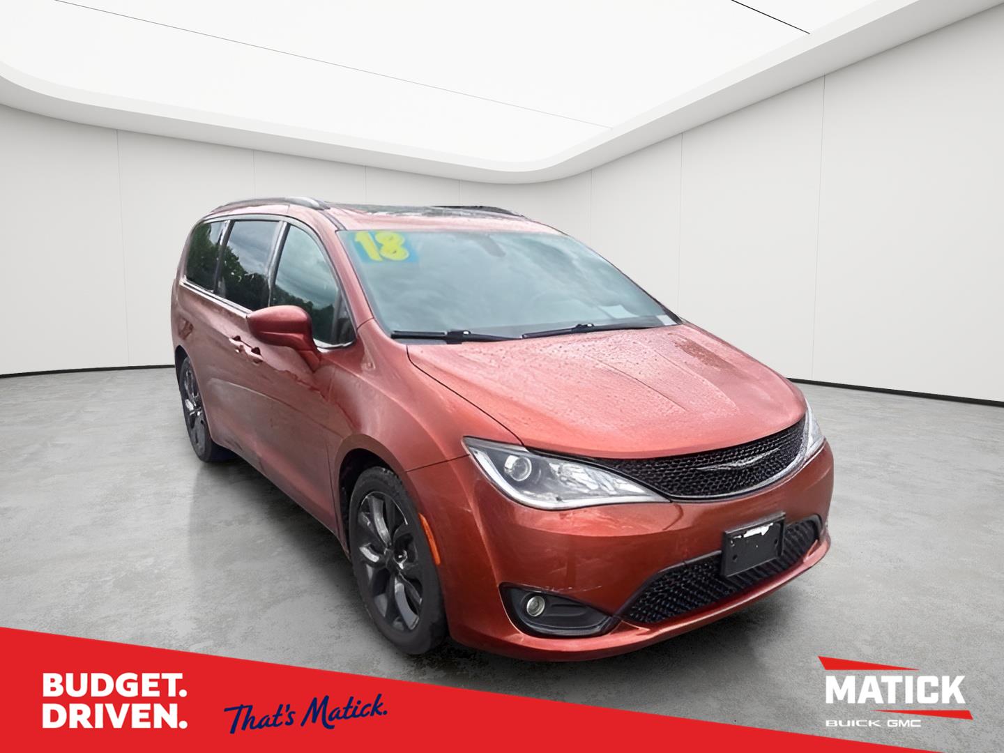 Red (Copper Pearlcoat) 2018 Chrysler Pacifica Minivan Front-Wheel Drive 9-Speed Automatic
