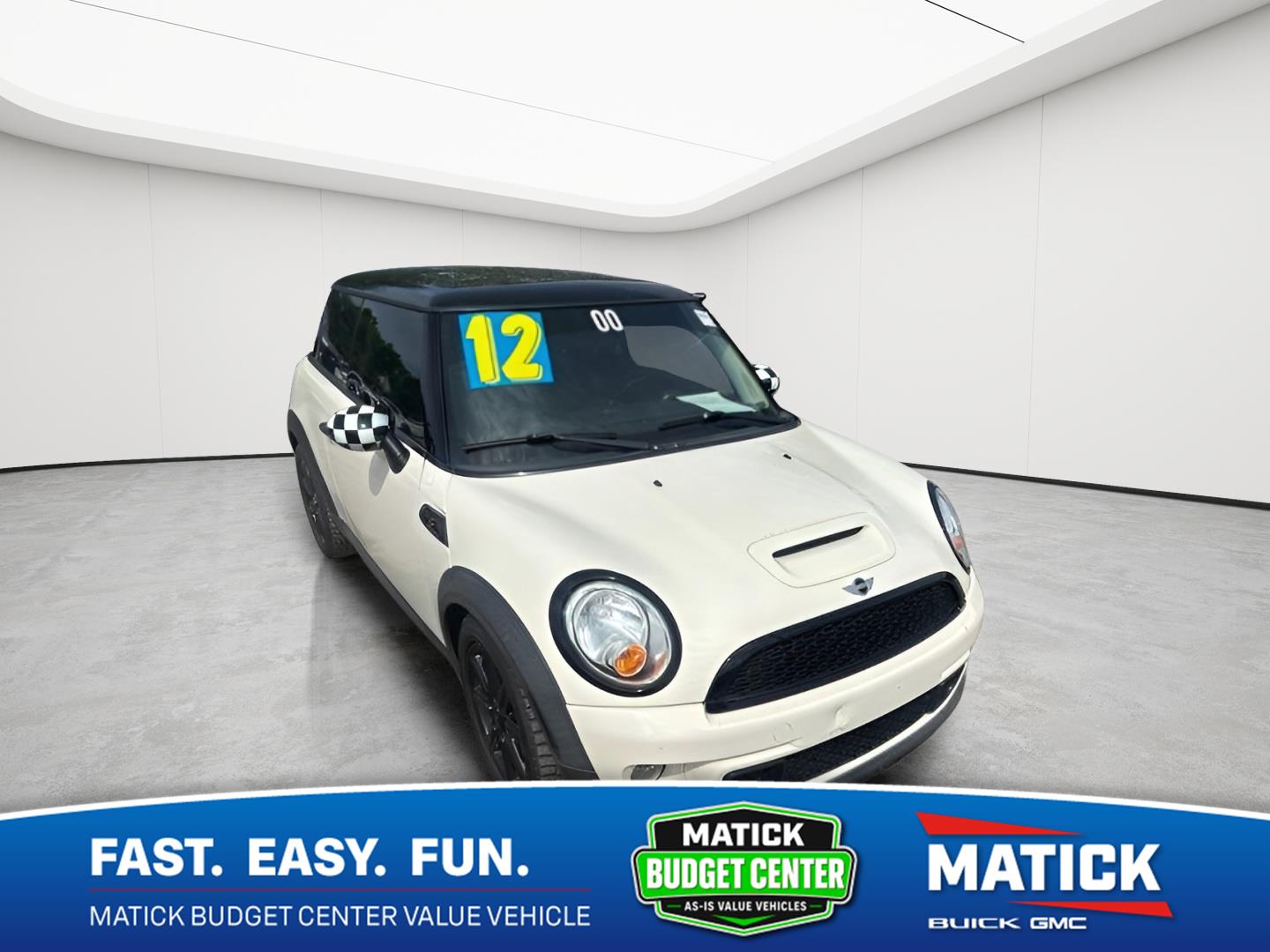 Pepper White 2012 MINI Cooper Hatchback Front-Wheel Drive 6-Speed Manual