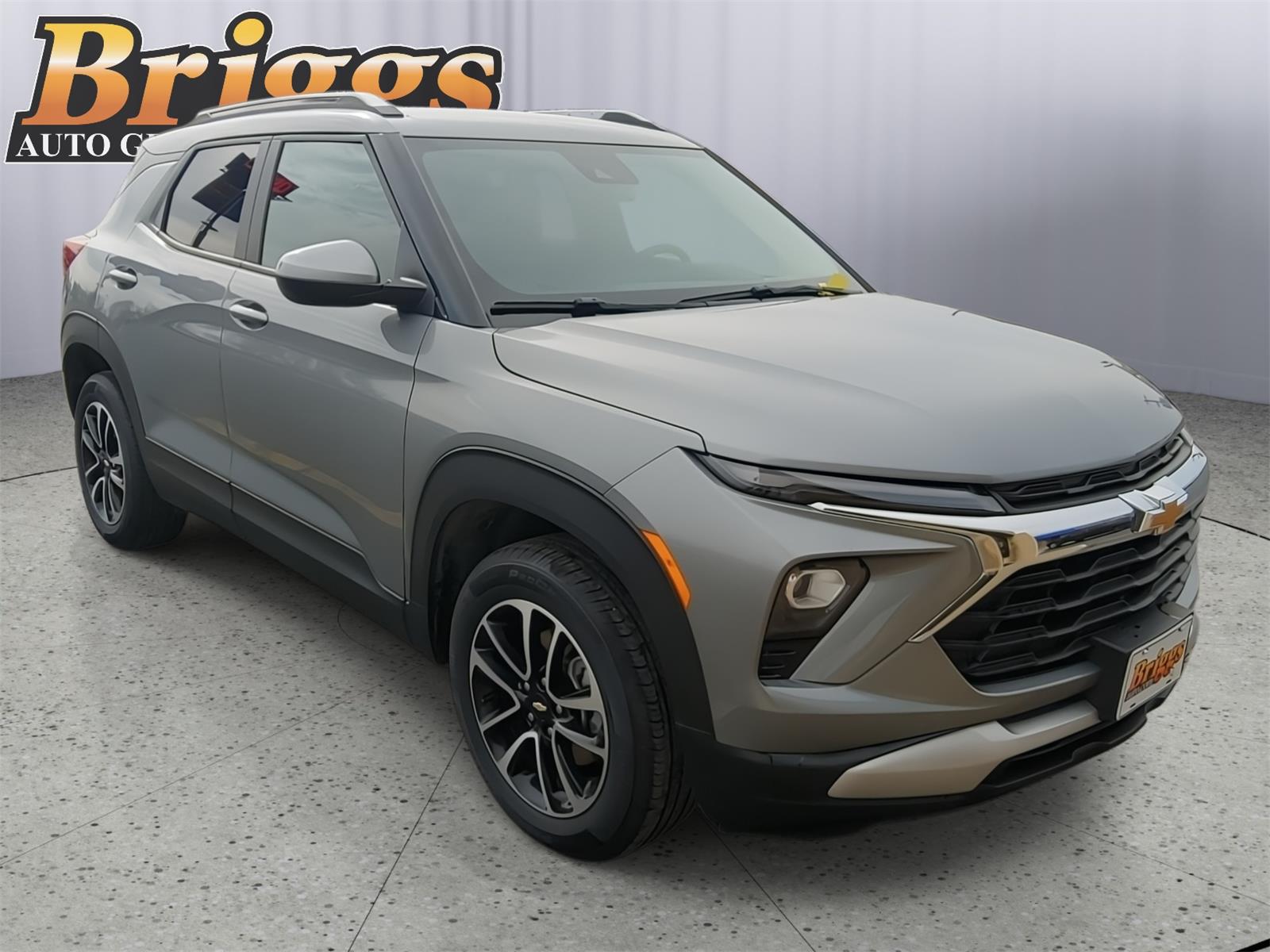 View vehicle photo 4