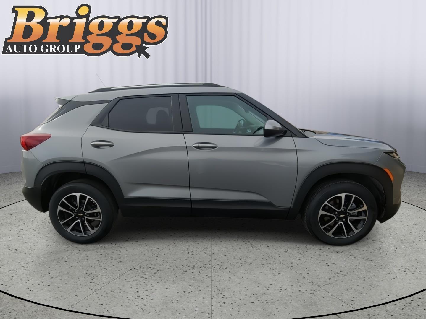 View vehicle photo 5