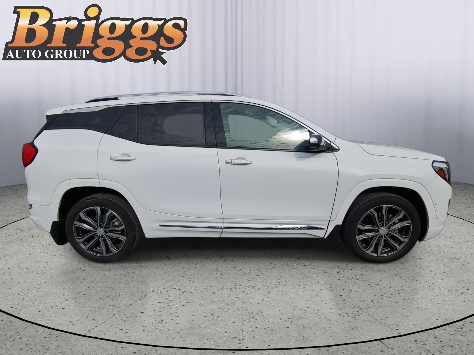 View vehicle photo 5