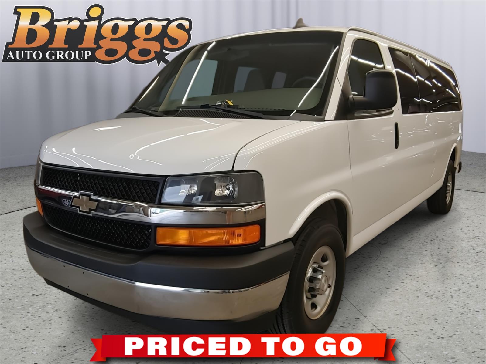 Summit White 2017 Chevrolet Express 3500 LT Extended RWD Van Rear-Wheel Drive 6-Speed Automatic