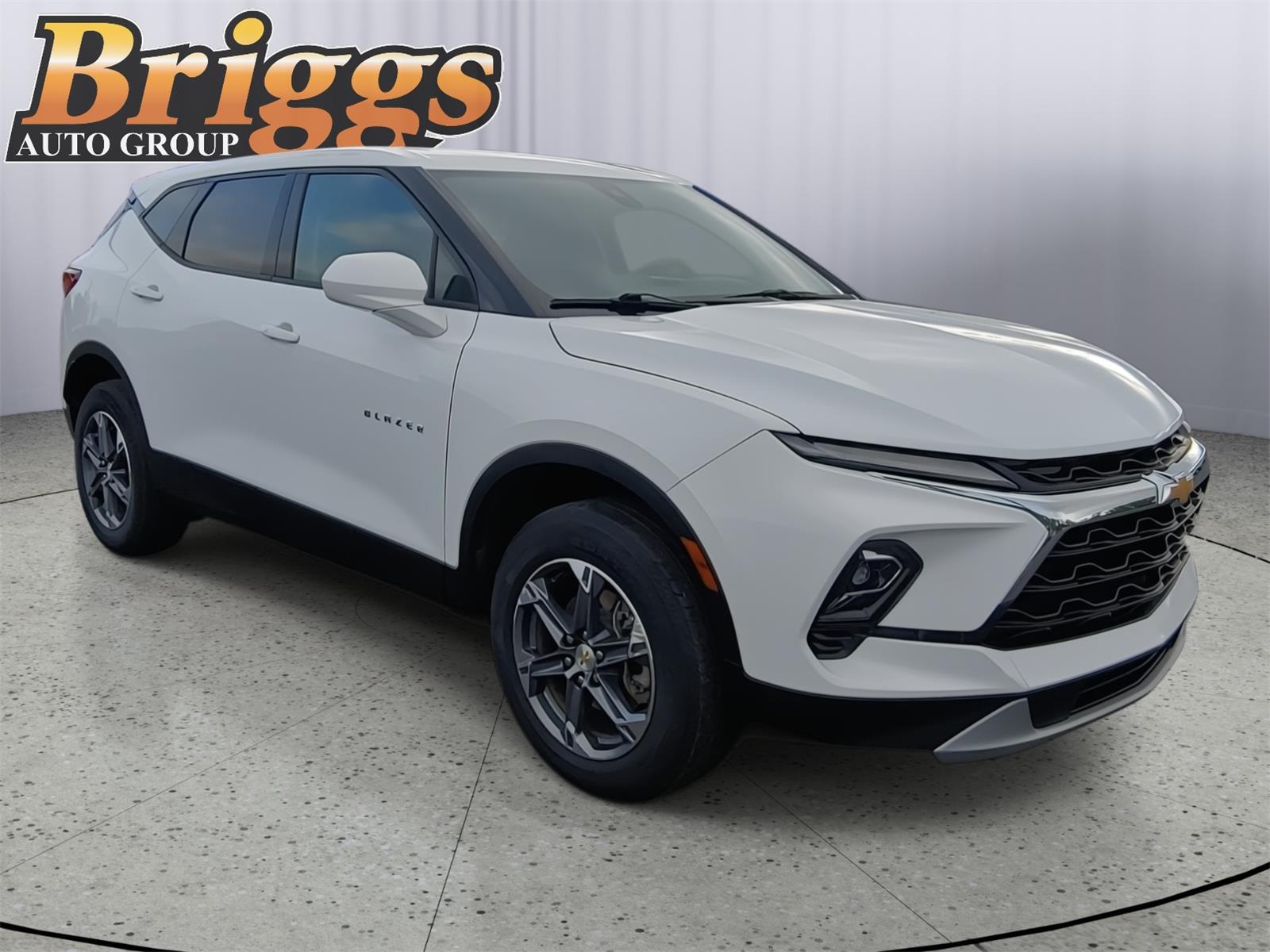 View vehicle photo 5