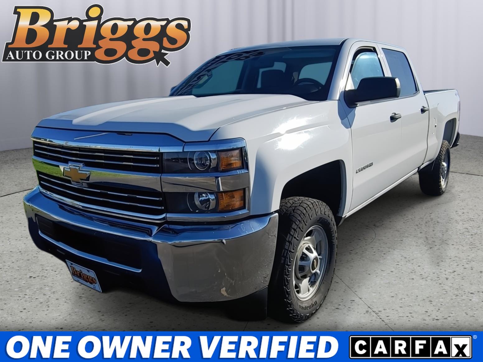 Summit White 2018 Chevrolet Silverado 2500HD Pickup Truck Four-Wheel Drive 6-Speed Automatic