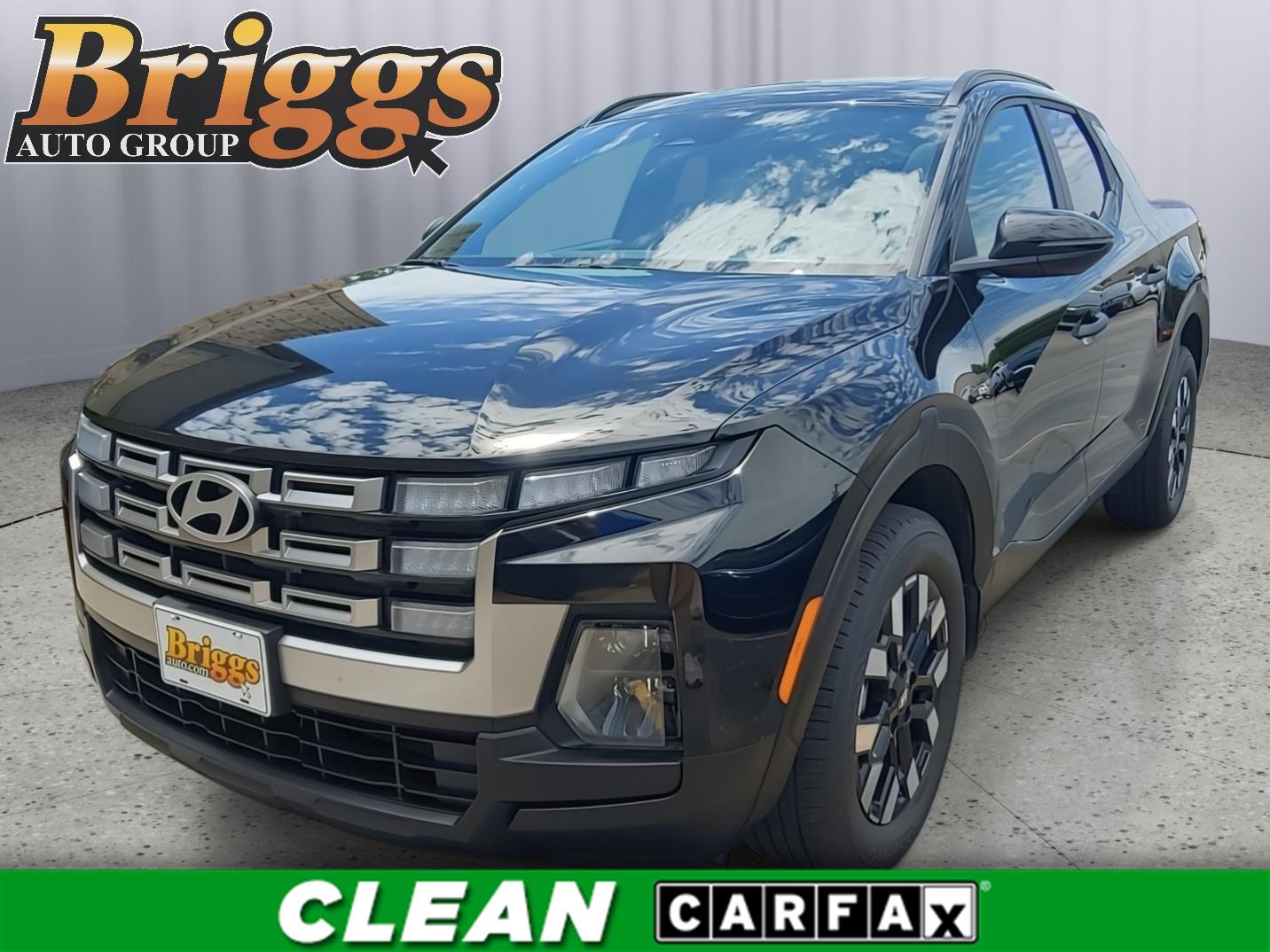 Phantom Black 2025 Hyundai Santa Cruz Pickup Truck Front-Wheel Drive Automatic