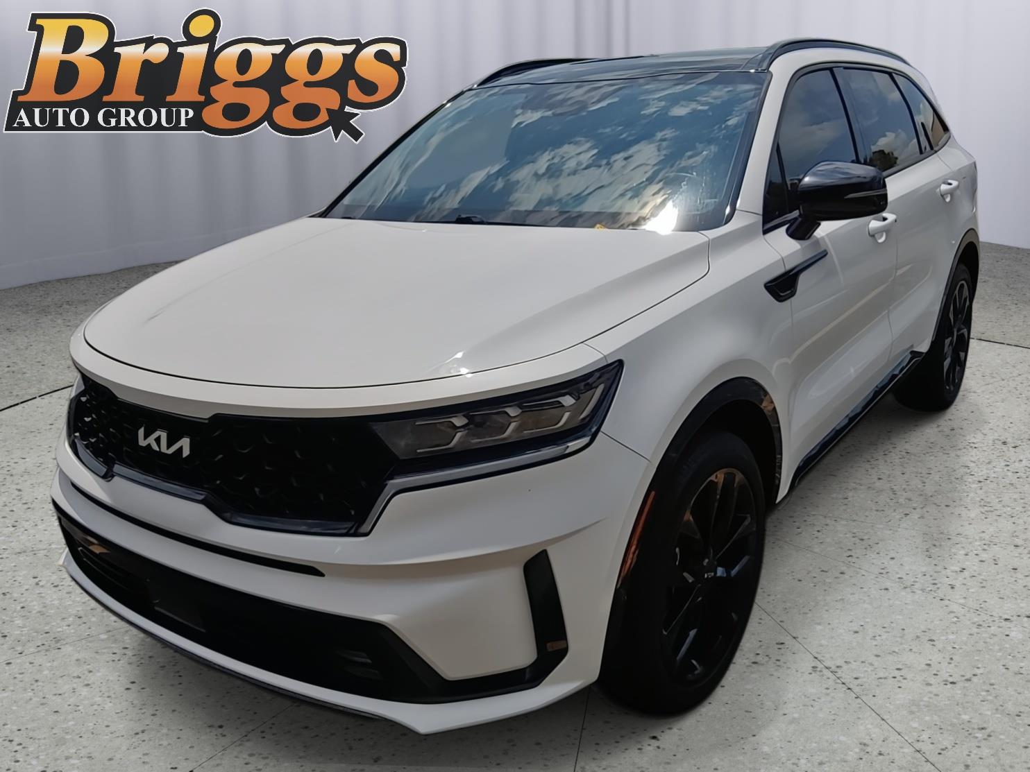 Glacial White Pearl 2023 Kia Sorento SUV / Crossover Front-Wheel Drive Automatic