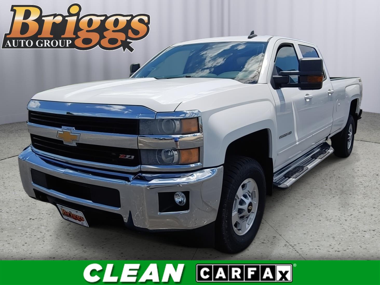 Summit White 2015 Chevrolet Silverado 2500HD Pickup Truck Four-Wheel Drive 6-Speed Automatic