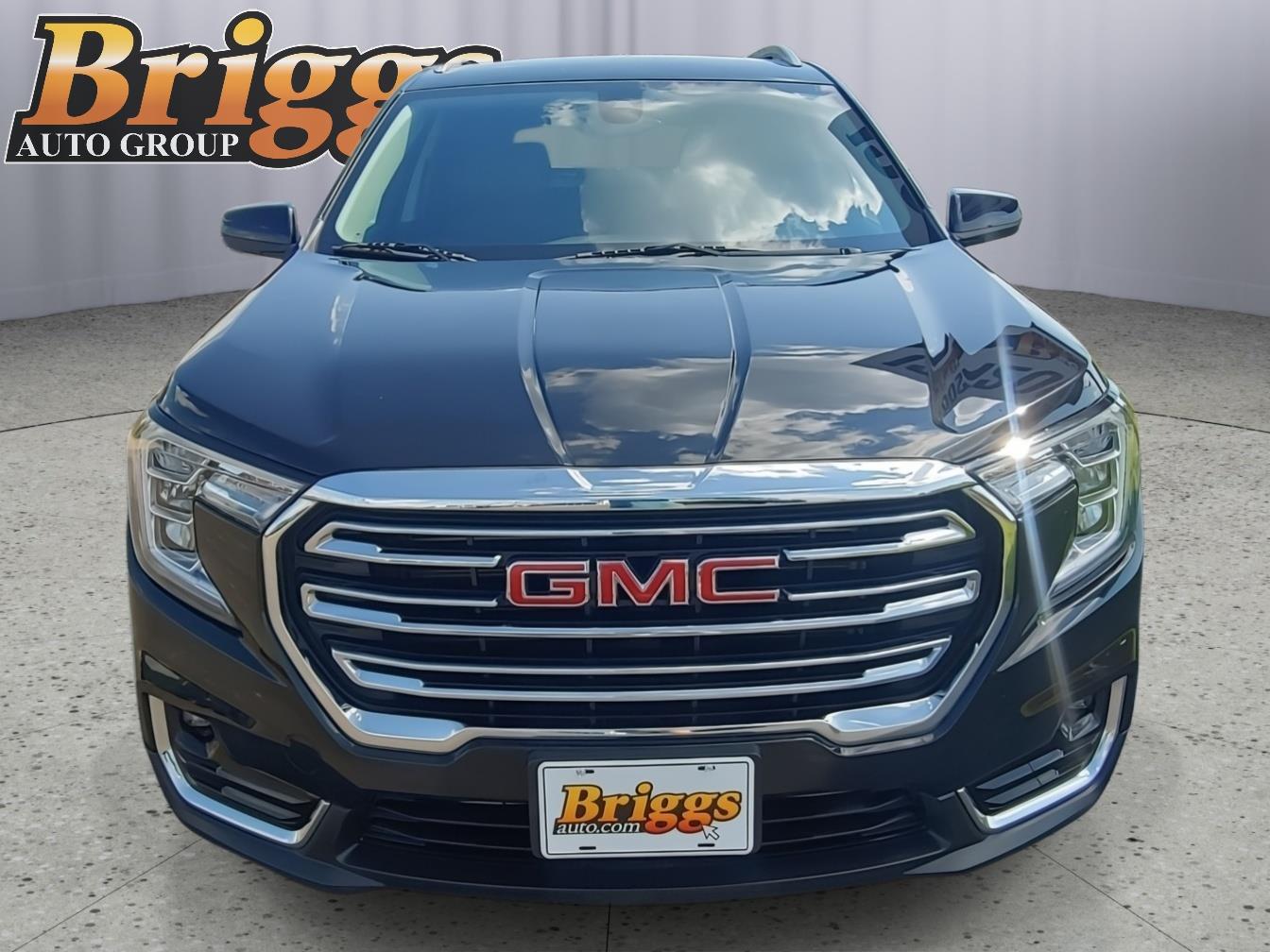 View vehicle photo 2